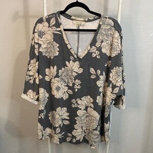 Misia Floral V-Neck Long Sleeve Top -‎ Black and Cream